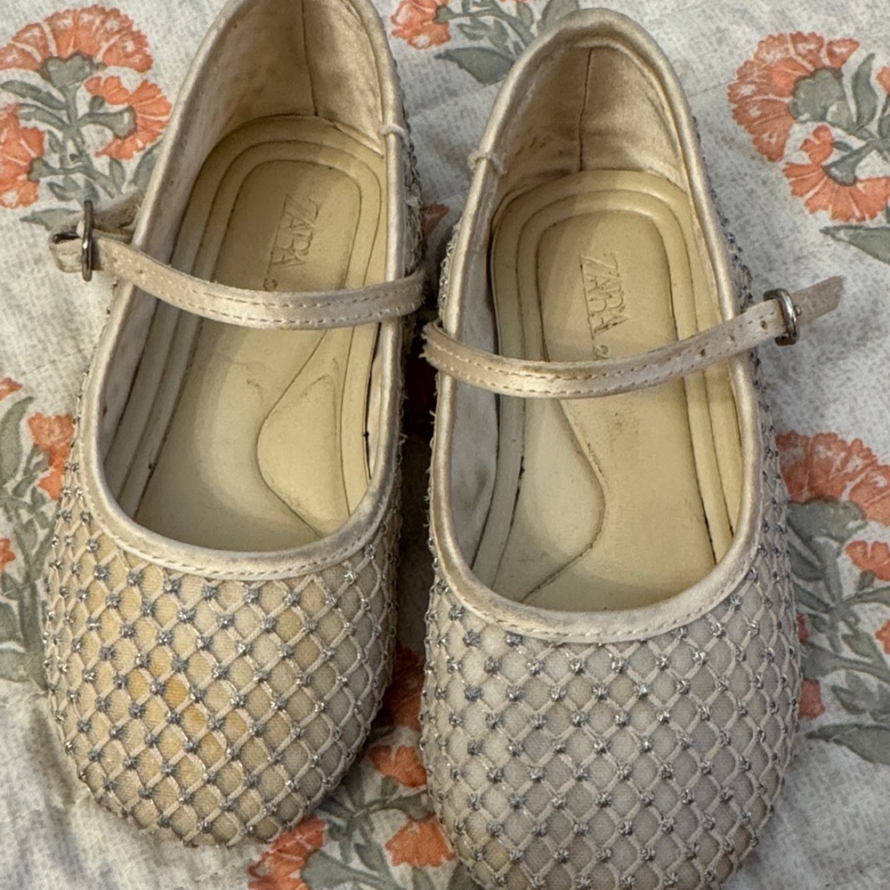 Zara Beige Textured Flats with Strap